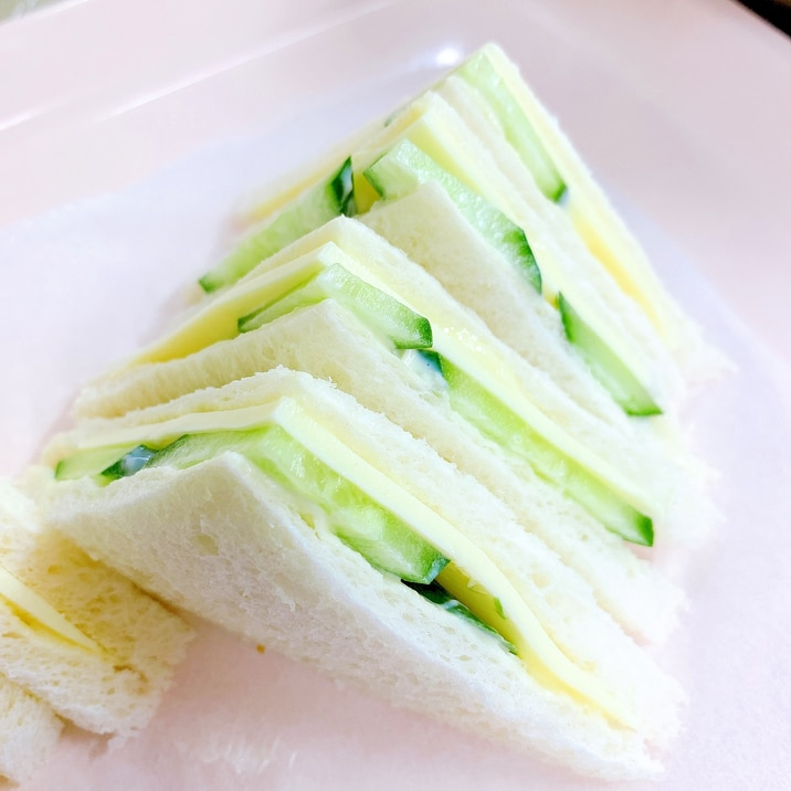 保育園のおやつ チーズきゅうりサンド レシピ 作り方 By Hikari 楽天レシピ 保育園のおやつ チーズきゅうりサンド レシピ 作り方 By Hikari 楽天レシピ